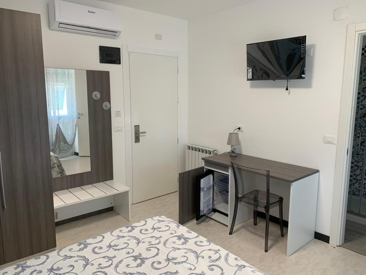 ואראצה Hotel Aurora מראה חיצוני תמונה