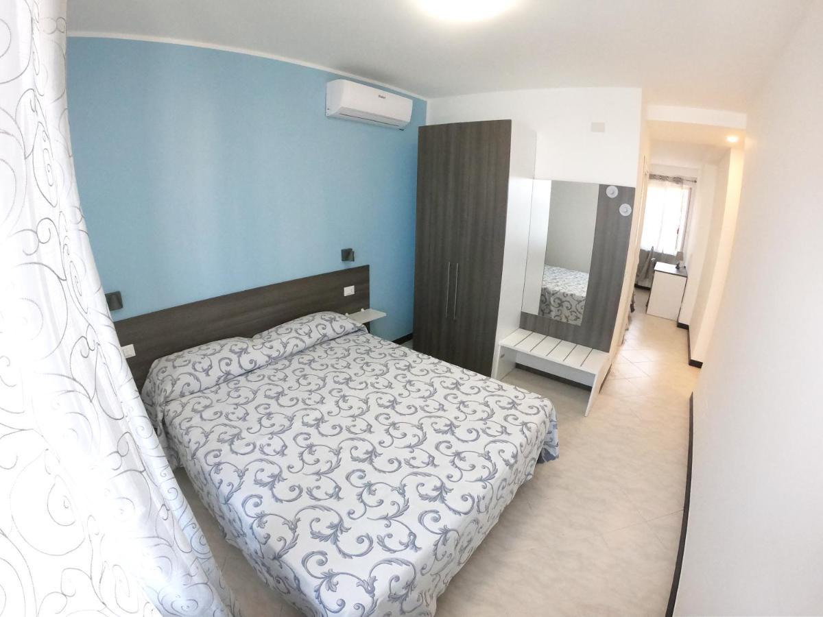 ואראצה Hotel Aurora מראה חיצוני תמונה