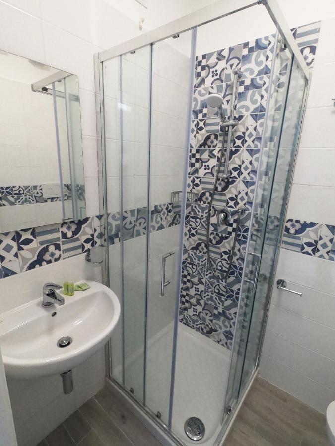 ואראצה Hotel Aurora מראה חיצוני תמונה