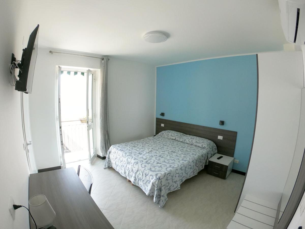 ואראצה Hotel Aurora מראה חיצוני תמונה