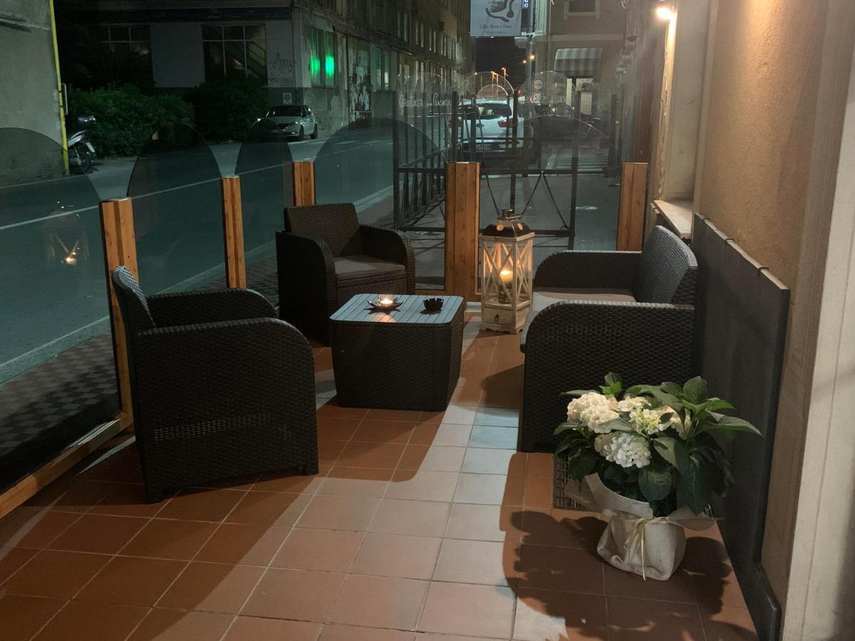 ואראצה Hotel Aurora מראה חיצוני תמונה