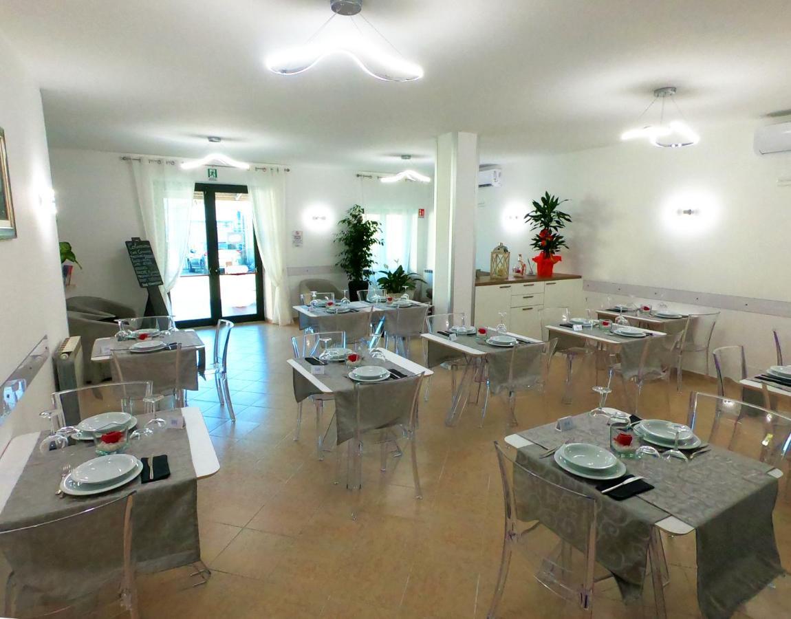 ואראצה Hotel Aurora מראה חיצוני תמונה