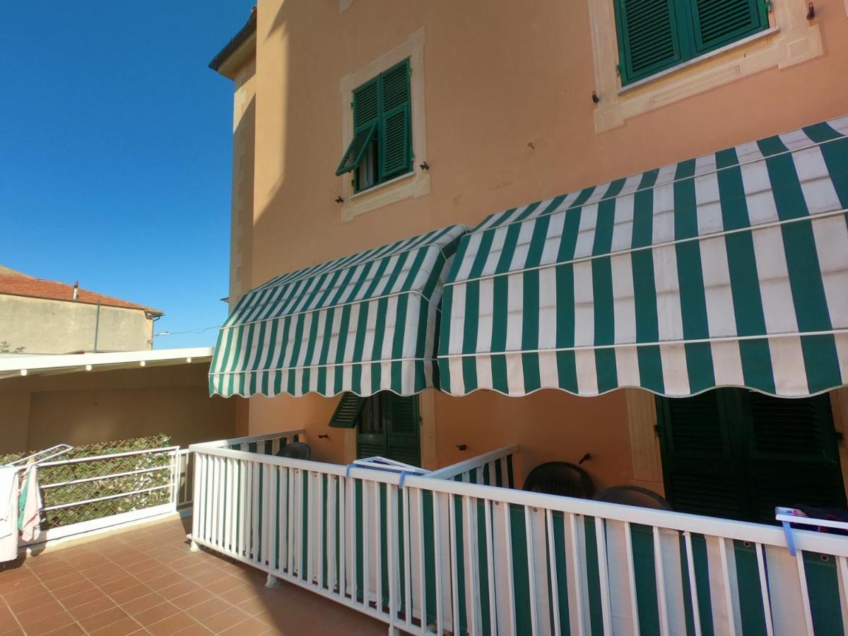 ואראצה Hotel Aurora מראה חיצוני תמונה
