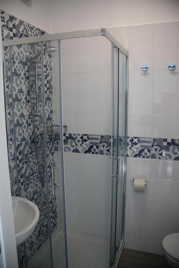 ואראצה Hotel Aurora מראה חיצוני תמונה