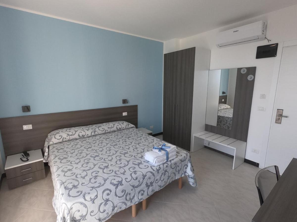 ואראצה Hotel Aurora מראה חיצוני תמונה
