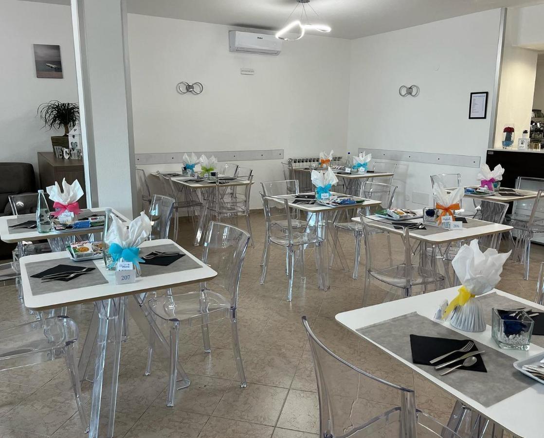 ואראצה Hotel Aurora מראה חיצוני תמונה