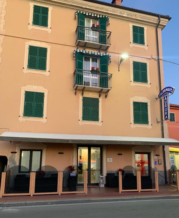 ואראצה Hotel Aurora מראה חיצוני תמונה